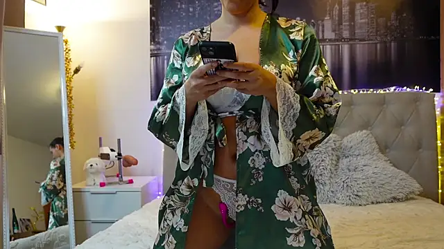 Snapshot of Lora_Chanel chatting on May 15, 2026, 5:44 pm Lora Chanel online show from May 15, 2026, 5:44 pm