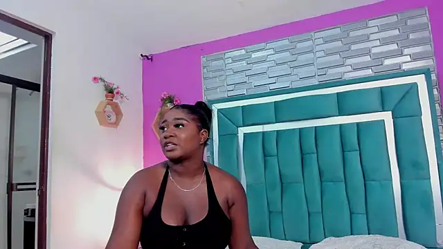 LORENSCOLLINS online show from October 4, 2025, 8:10 pm