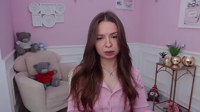 LucySkilar online show from September 12, 2025, 4:23 am