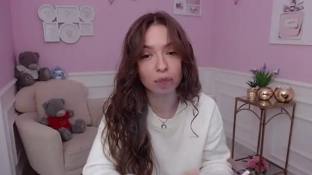 LucySkilar online show from October 12, 2025, 4:36 am