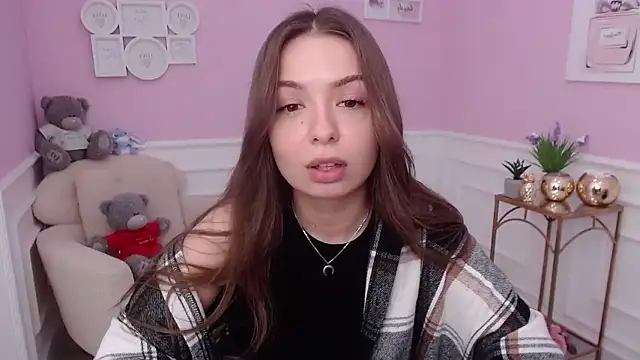 LucySkilar online show from September 14, 2025, 5:19 am