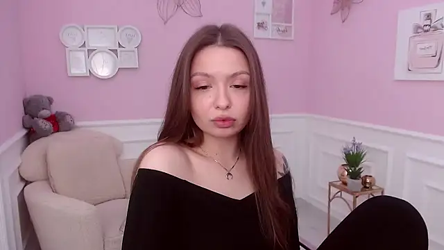 LucySkilar online show from December 5, 2024, 5:43 am