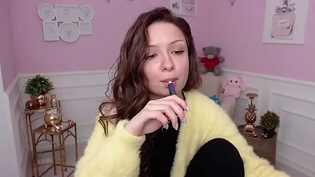 LucySkilar online show from February 24, 2026, 5:41 am