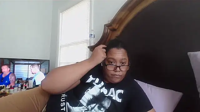 ebonyred online show from February 13, 2026, 7:47 pm