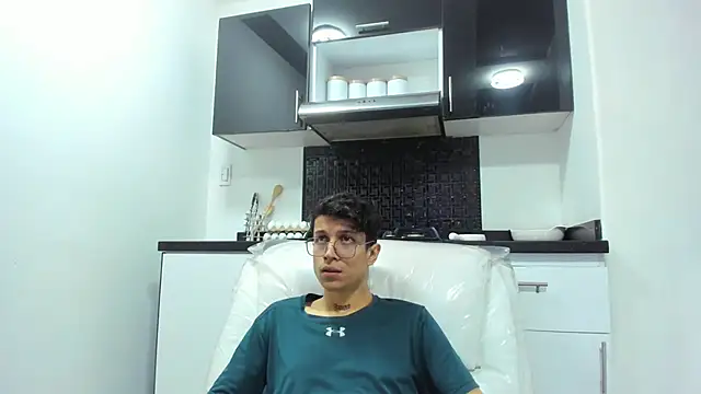 AgarEvans online show from December 9, 2024, 4:56 am