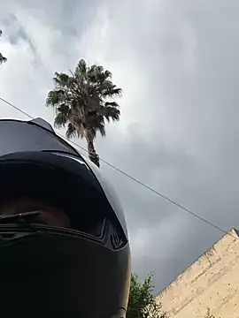 nicole valencia  online show from February 16, 2025, 9:05 pm