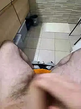 doudoucharlyc4 online show from January 8, 2025, 10:16 pm