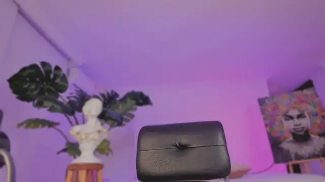 Taylor  foxxx online show from March 3, 2025, 4:10 am