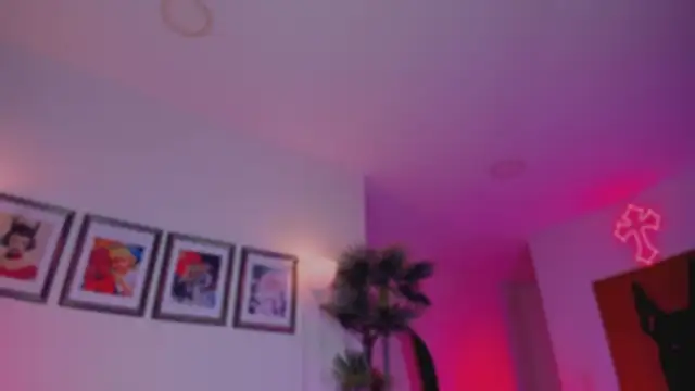 Taylor  foxxx online show from January 17, 2026, 8:07 am