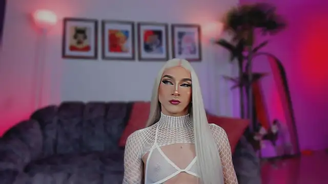 Taylor  foxxx online show from October 16, 2025, 4:32 am