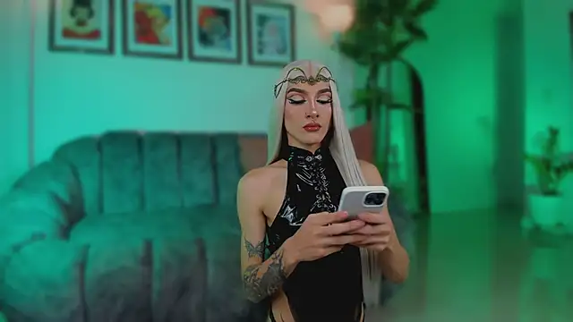 Taylor  foxxx online show from March 19, 2026, 6:02 am