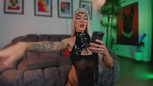 Snapshot of Taylor__foxxx chatting on May 16, 2026, 7:18 am Taylor foxxx online show from May 16, 2026, 7:18 am