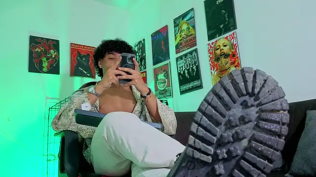 Snapshot of GaelOconner chatting on November 20, 2025, 3:29 am GaelOconner online show from November 20, 2025, 3:29 am