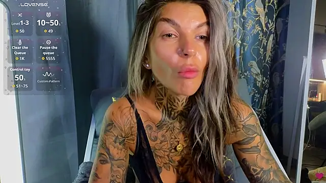 tattooedBabyy online show from November 3, 2025, 7:24 am