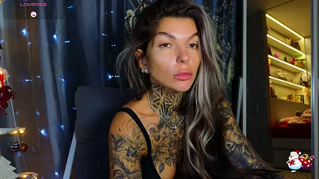 tattooedBabyy online show from December 17, 2025, 7:24 am