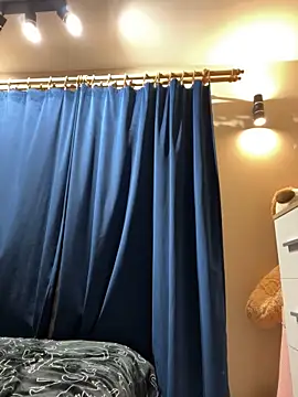 EvaRoss  online show from March 22, 2025, 8:04 pm