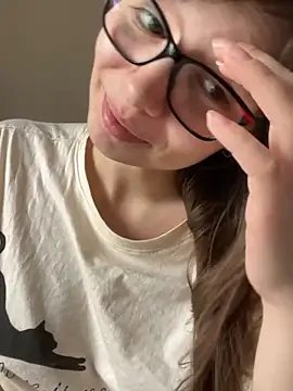 EvaRoss  online show from November 8, 2025, 8:18 am