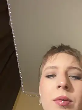 Crayzy Luv online show from March 6, 2025, 8:27 pm