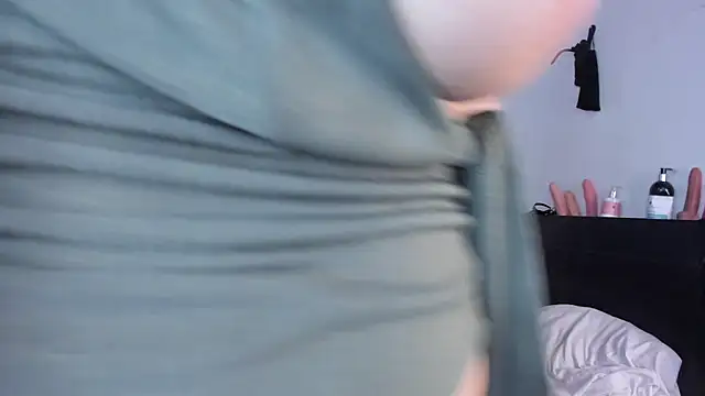 Snapshot of sharon_strom chatting on November 23, 2025, 4:33 am sharon strom online show from November 23, 2025, 4:33 am