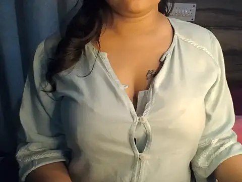 Trezza online show from March 23, 2025, 1:53 am