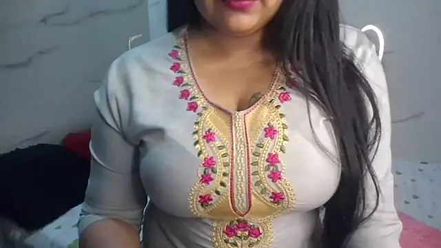 Snapshot of Trezza chatting on June 25, 2026, 6:07 am Trezza online show from June 25, 2026, 6:07 am
