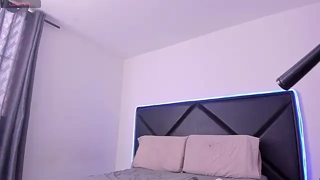 ScarlettAndClark online show from October 31, 2025, 3:52 pm