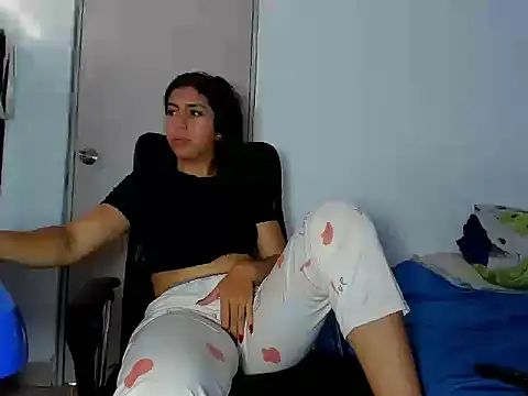 Snapshot of skinnyanai2 chatting on February 20, 2026, 12:51 pm skinnyanai2 online show from February 20, 2026, 12:51 pm