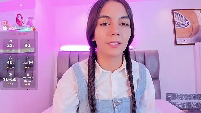 martina mancini online show from September 19, 2025, 1:04 pm