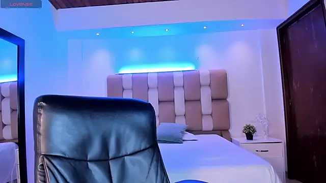 martina mancini online show from March 15, 2025, 1:29 pm