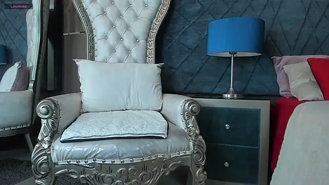 Janna Rousse  online show from September 18, 2025, 11:46 am