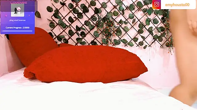 emyhouston00 online show from March 12, 2025, 3:46 am