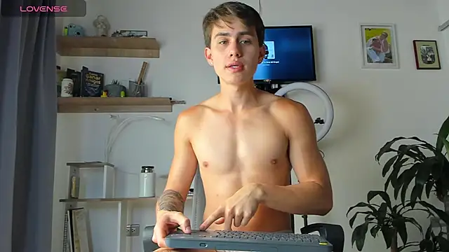 manucute 23  online show from October 19, 2025, 4:21 pm