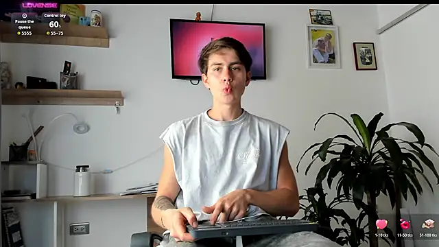 manucute 23  online show from March 19, 2026, 3:34 pm