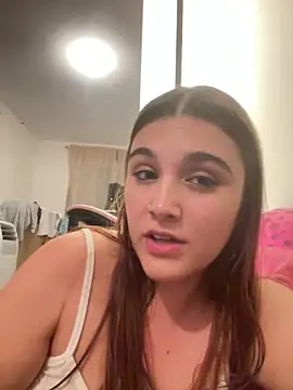 Snapshot of Magic-Smilee chatting on September 28, 2025, 11:34 pm Magic-Smilee online show from September 28, 2025, 11:34 pm