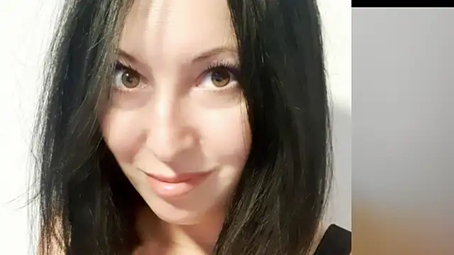 Wife4Cuck online show from April 18, 2026, 1:24 pm