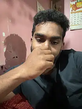 Snapshot of Handsomehunk_4U chatting on December 23, 2024, 5:22 pm Handsomehunk 4U online show from December 23, 2024, 5:22 pm