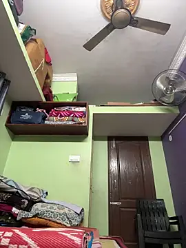 Snapshot of Handsomehunk_4U chatting on January 21, 2025, 2:05 pm Handsomehunk 4U online show from January 21, 2025, 2:05 pm