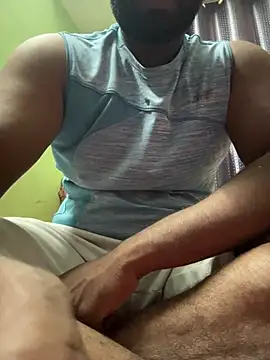 Snapshot of Handsomehunk_4U chatting on February 2, 2025, 8:13 am Handsomehunk 4U online show from February 2, 2025, 8:13 am