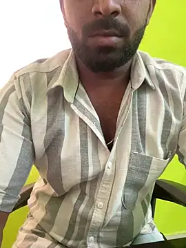 Snapshot of Handsomehunk_4U chatting on February 27, 2025, 8:46 am Handsomehunk 4U online show from February 27, 2025, 8:46 am