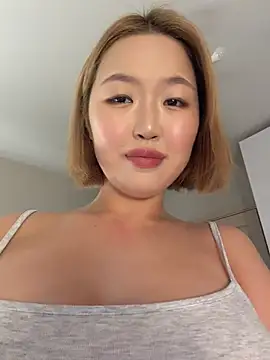 Snapshot of Aiko_Yumi chatting on July 11, 2026, 11:38 pm Aiko Yumi online show from July 11, 2026, 11:38 pm