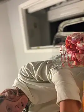 Snapshot of SexyB214 chatting on March 7, 2025, 6:02 am SexyB214 online show from March 7, 2025, 6:02 am