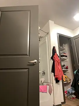 Snapshot of SexyB214 chatting on October 5, 2025, 11:50 pm SexyB214 online show from October 5, 2025, 11:50 pm