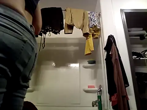 Snapshot of SexyB214 chatting on December 4, 2025, 8:57 am SexyB214 online show from December 4, 2025, 8:57 am