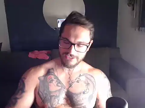 clark r online show from September 23, 2025, 11:01 pm