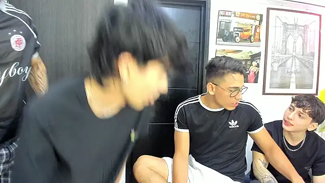 badguyss bisex online show from March 16, 2026, 12:29 am