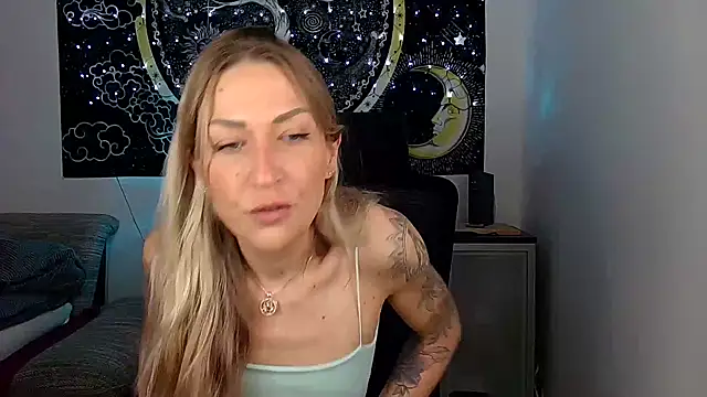 SexxyLiviaa online show from December 19, 2025, 3:47 pm