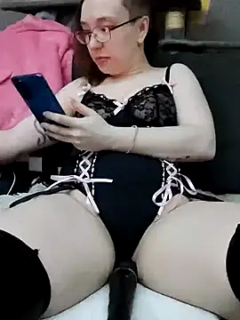 Isabella Geney online show from January 18, 2025, 11:11 pm