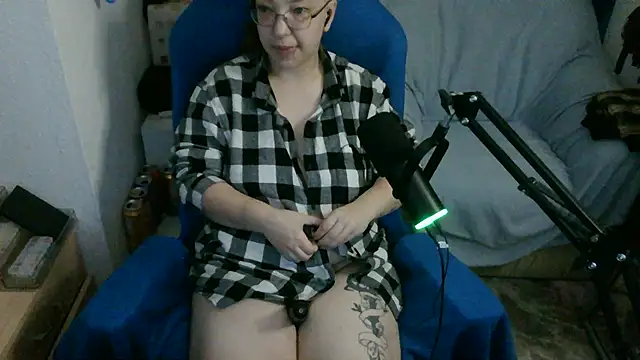 Snapshot of Isabella_Geney chatting on May 30, 2026, 12:22 pm Isabella Geney online show from May 30, 2026, 12:22 pm