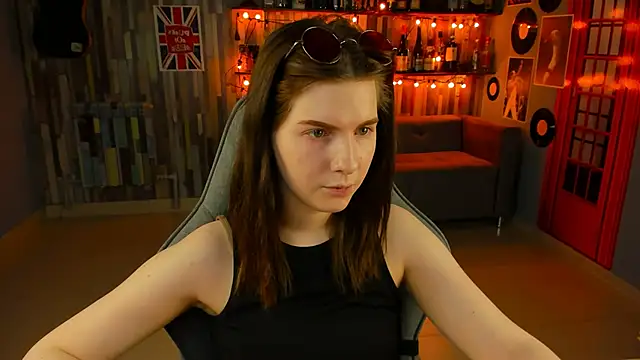 AliceRisinka online show from March 7, 2025, 5:08 am