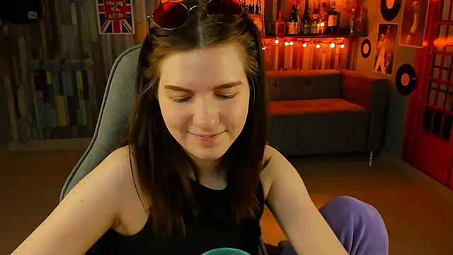 AliceRisinka online show from March 7, 2025, 8:13 am